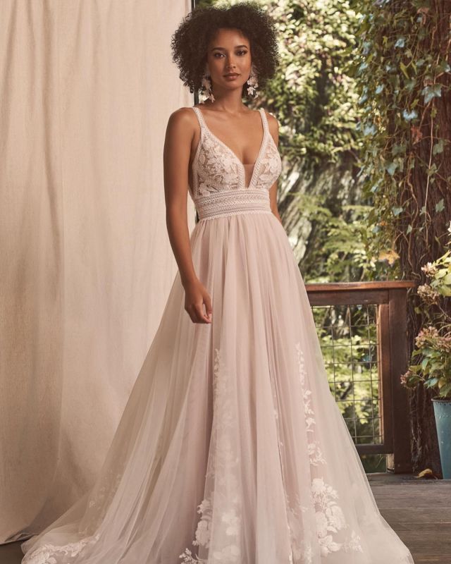 Freya…Another new gown by @bylillianwest that will soon be gracing the rails! This A line tulle gown combines sexy bo ho with romantic lace, perfect for your Cornish wedding. DM me to try Freya she could be the one! 💕